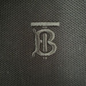 Burberry men’s polo shirt 👕 ❤️size medium